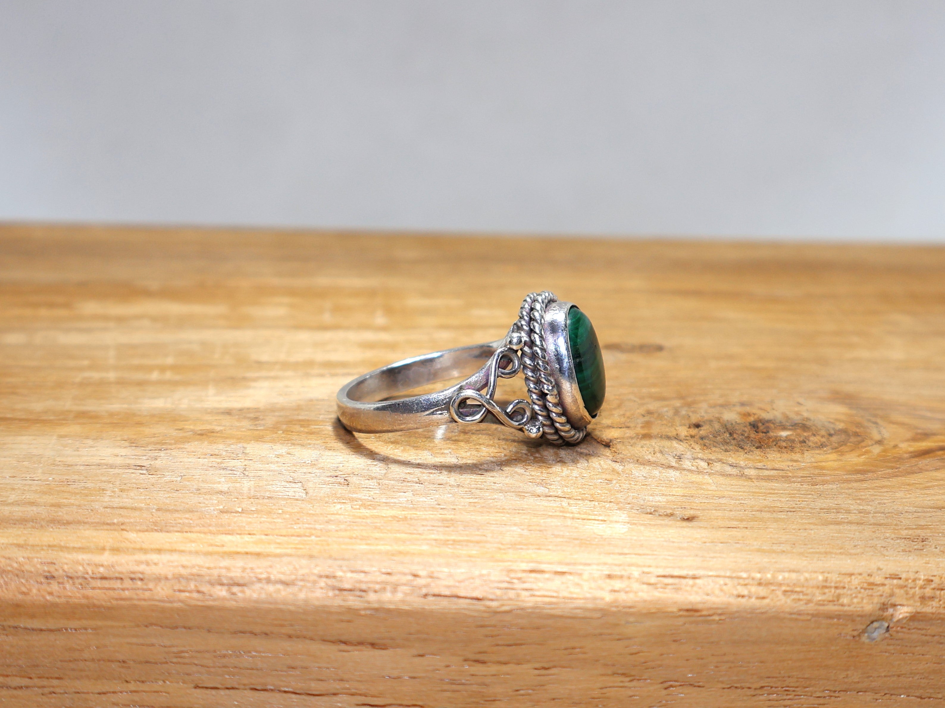 Natürlicher Malachit Ring Ovaler Edelsteinring Handgefertigter 925 Sterling Silber Designer Ring Grüner Stein Ring Einzigartiger Ring Geschenk Für Sie