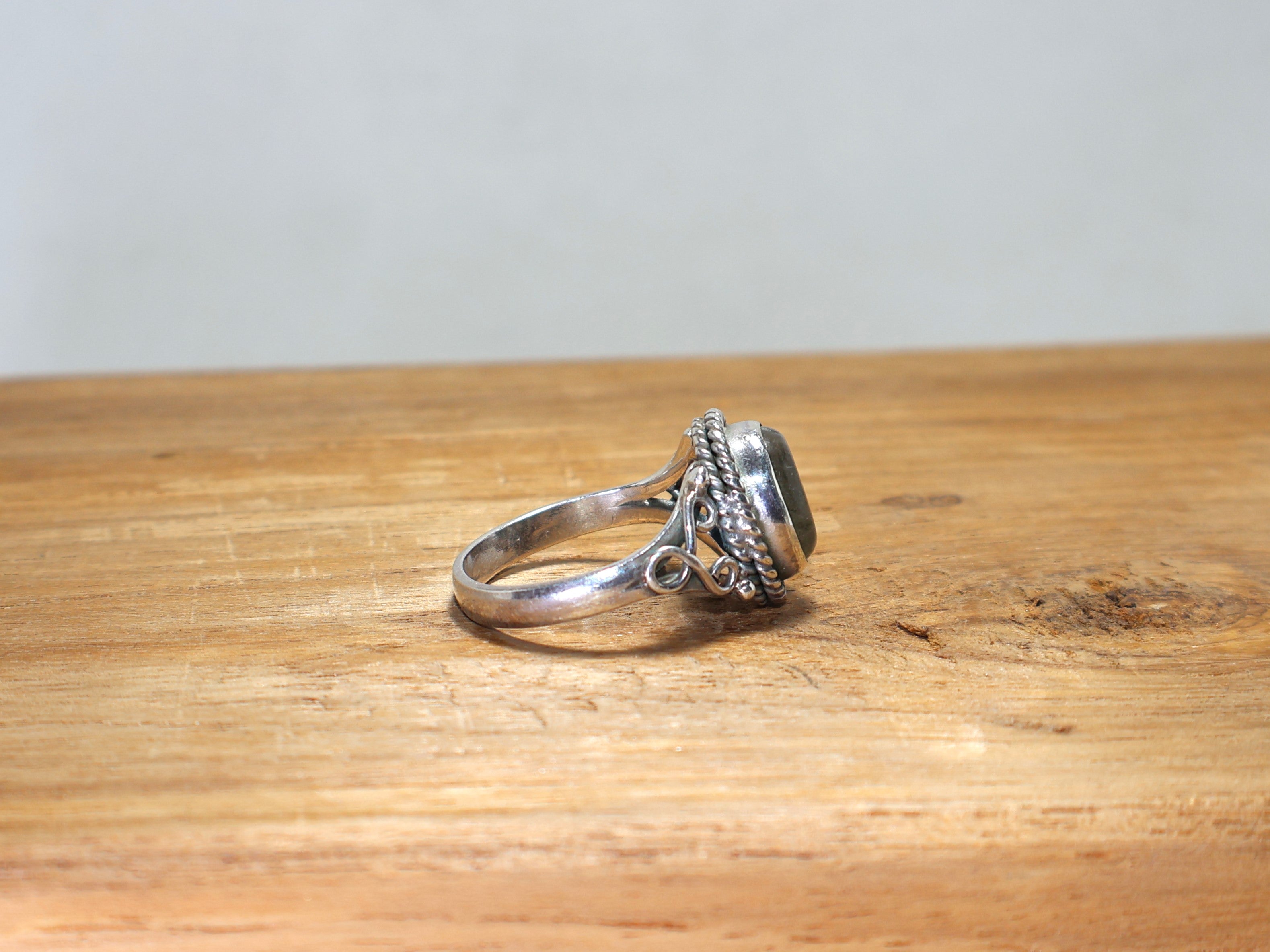 Handgemachter Ring aus natürlichem Rutil-Edelstein aus Sterlingsilber 925 Minimalistischer Ring Zierlicher Ring Feiner Ring Geschenk für Ihn