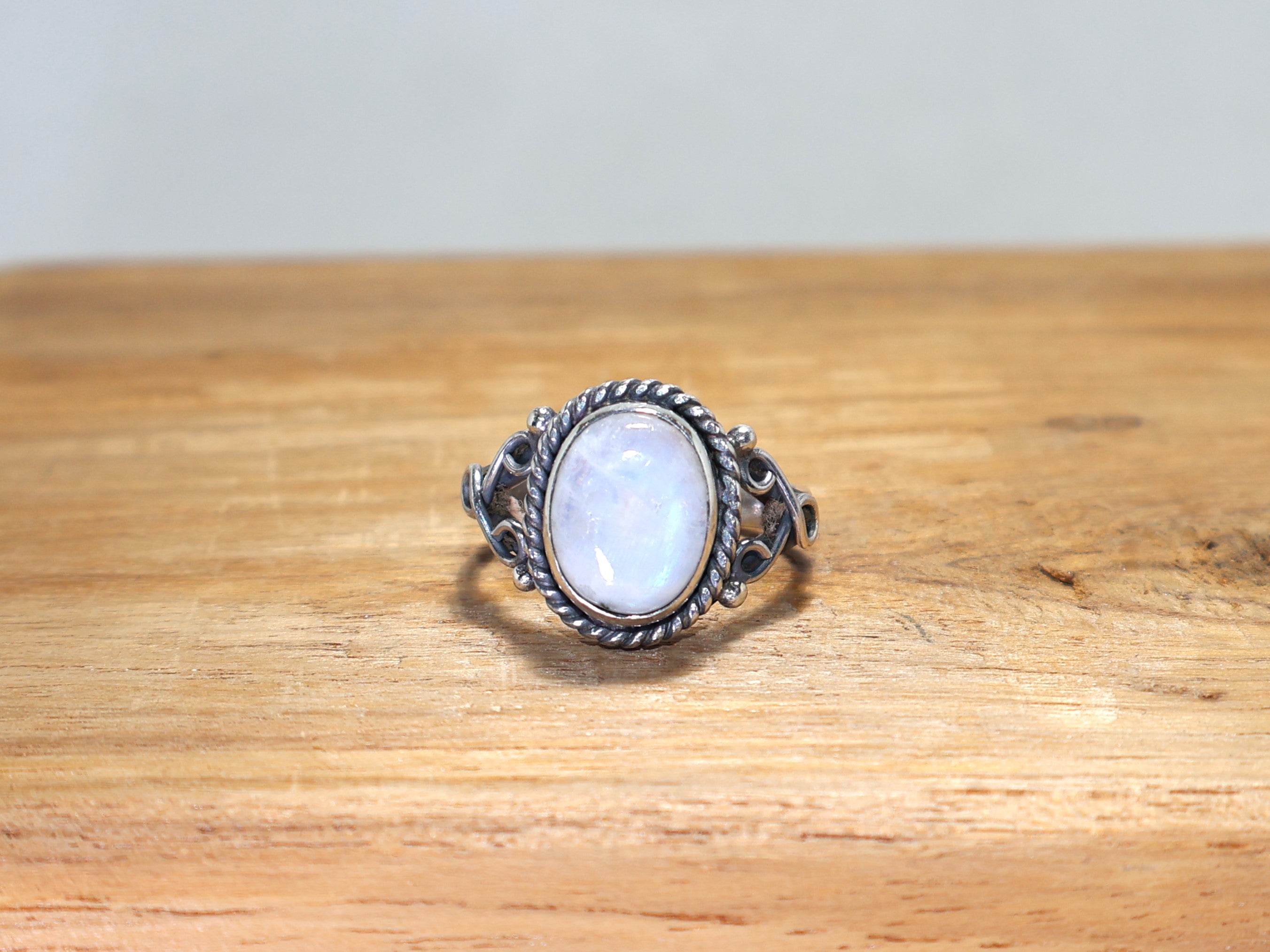 Howlith Edelstein Silberring Massiv 925 Sterling Silber Handgemachter Boho Ring Geschenk für Sie Weißer Stein Ring Geburtsstein Ring Einzigartiger Ring Ovaler Stein Ring