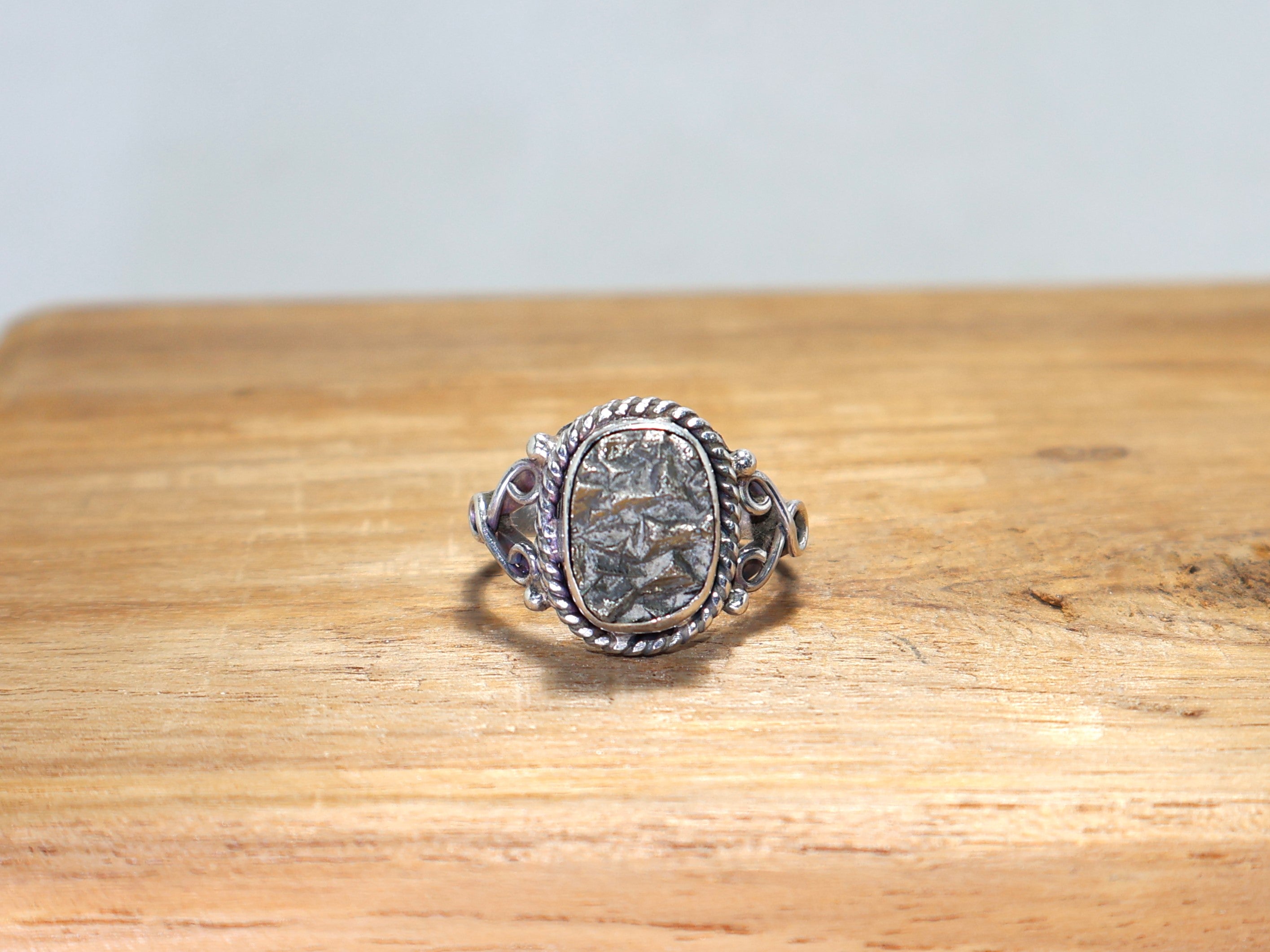 Roher Pyrit Ring Roher Pyrit Edelstein Handgemachter Ring 925 Sterling Silber Ring Einzigartiger Ring Edelstein Ring Oval Designer Pyrit Ring
