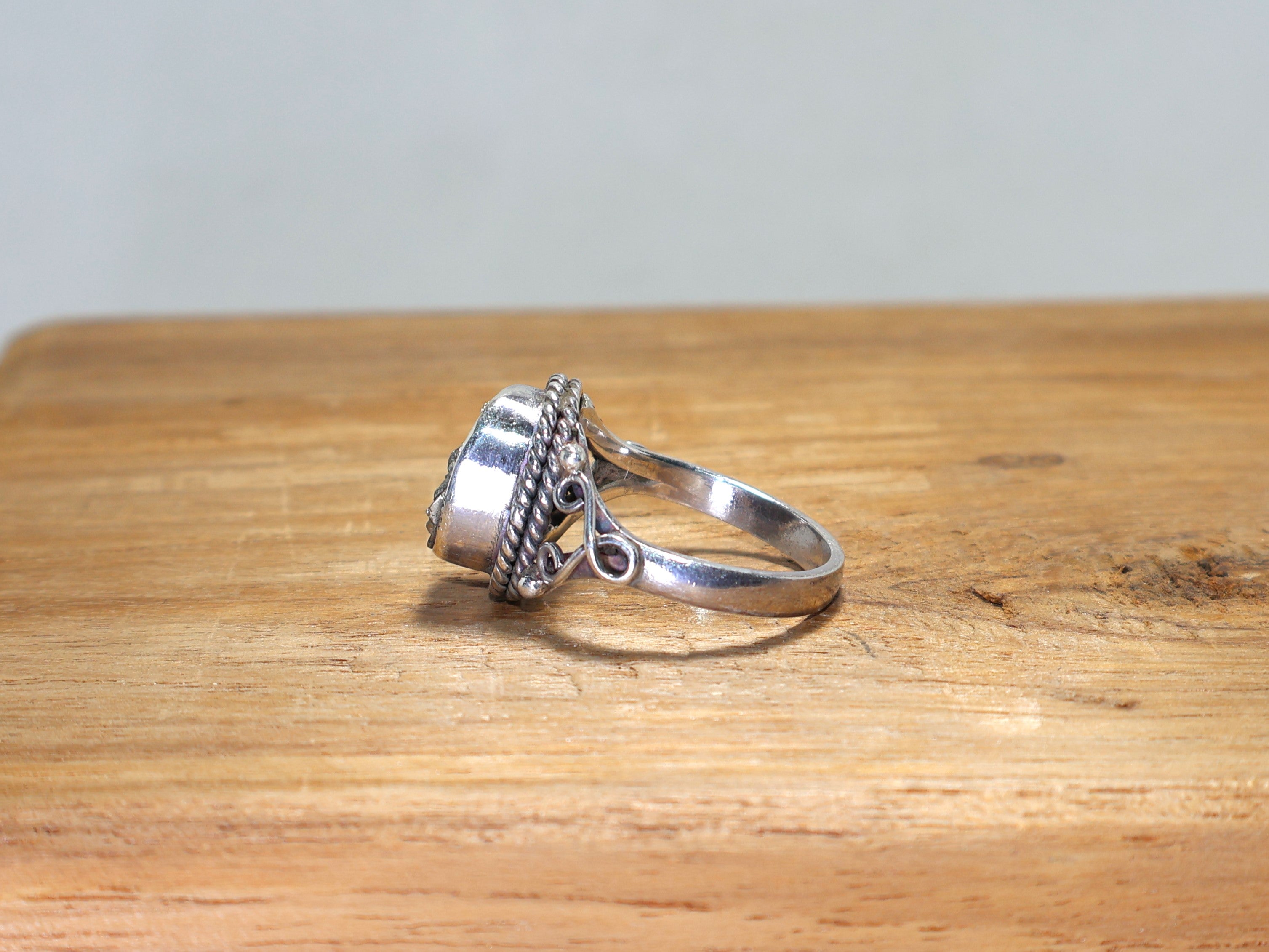 Roher Pyrit Ring Roher Pyrit Edelstein Handgemachter Ring 925 Sterling Silber Ring Einzigartiger Ring Edelstein Ring Oval Designer Pyrit Ring