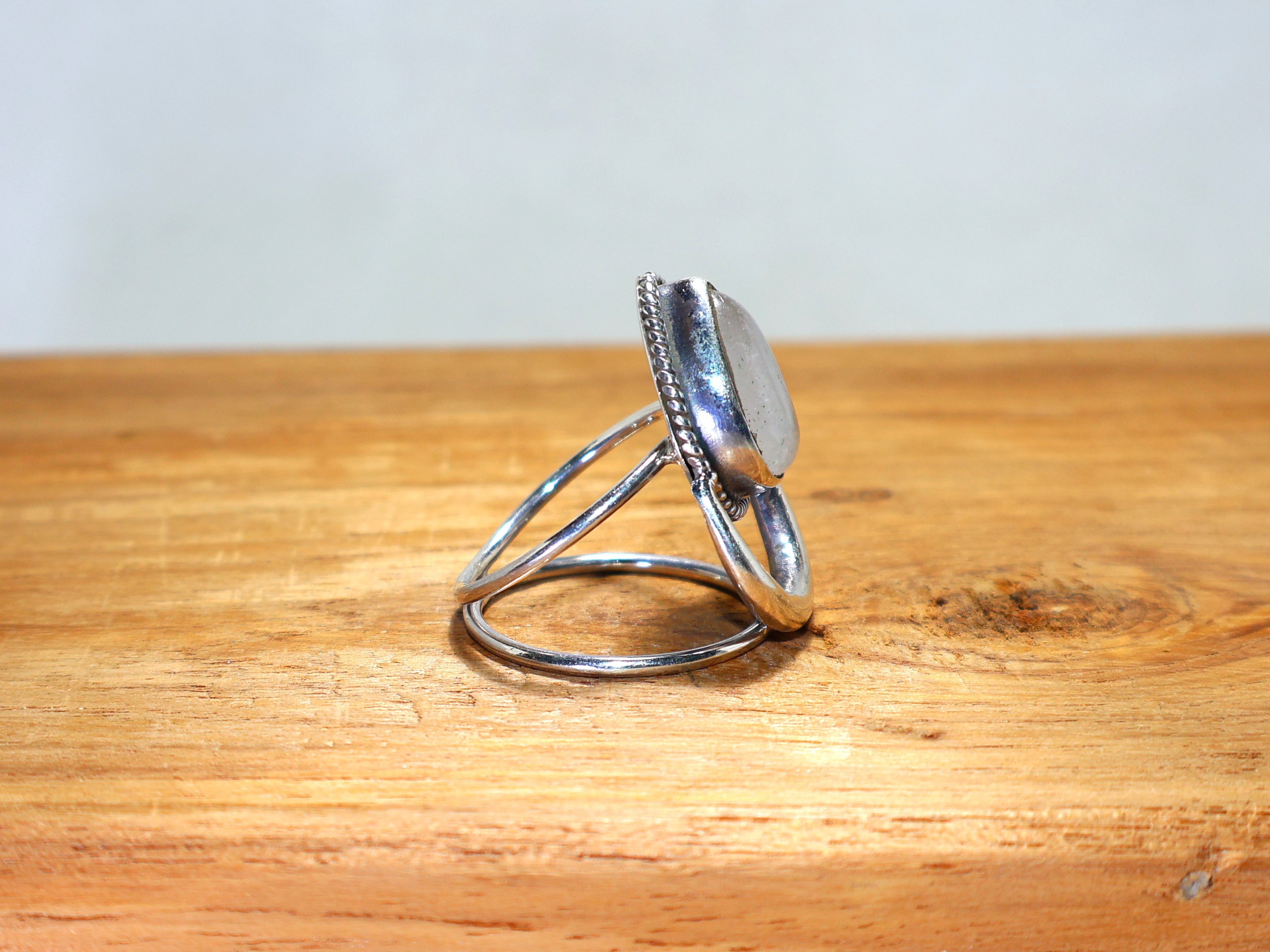 Kristallquarz-Silberring 925er Sterlingsilber Massives Silber Designer Handgefertigter Schmuck Tropfenförmiger Edelsteinring Geschenk für Sie