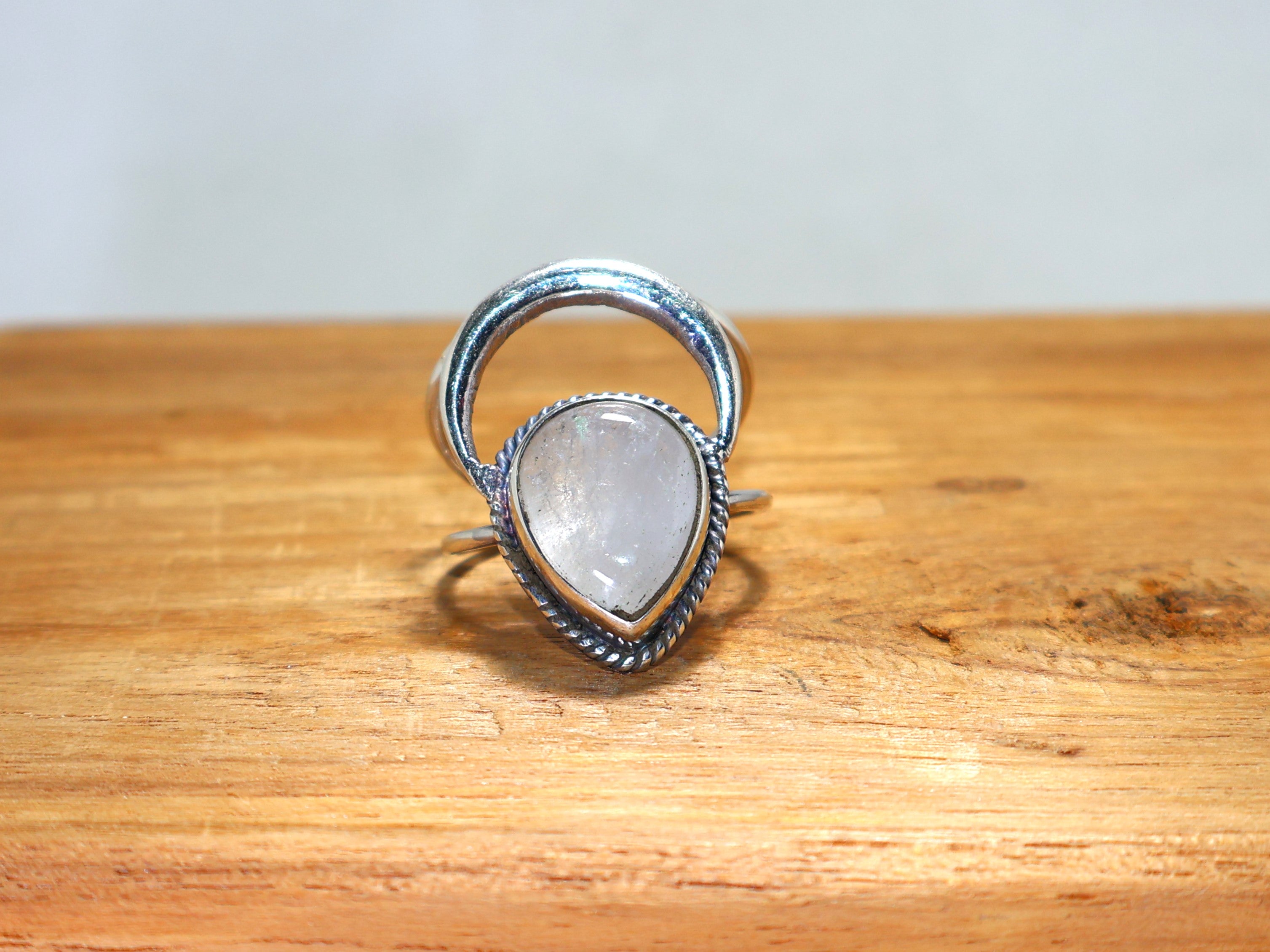 Kristallquarz-Silberring 925er Sterlingsilber Massives Silber Designer Handgefertigter Schmuck Tropfenförmiger Edelsteinring Geschenk für Sie