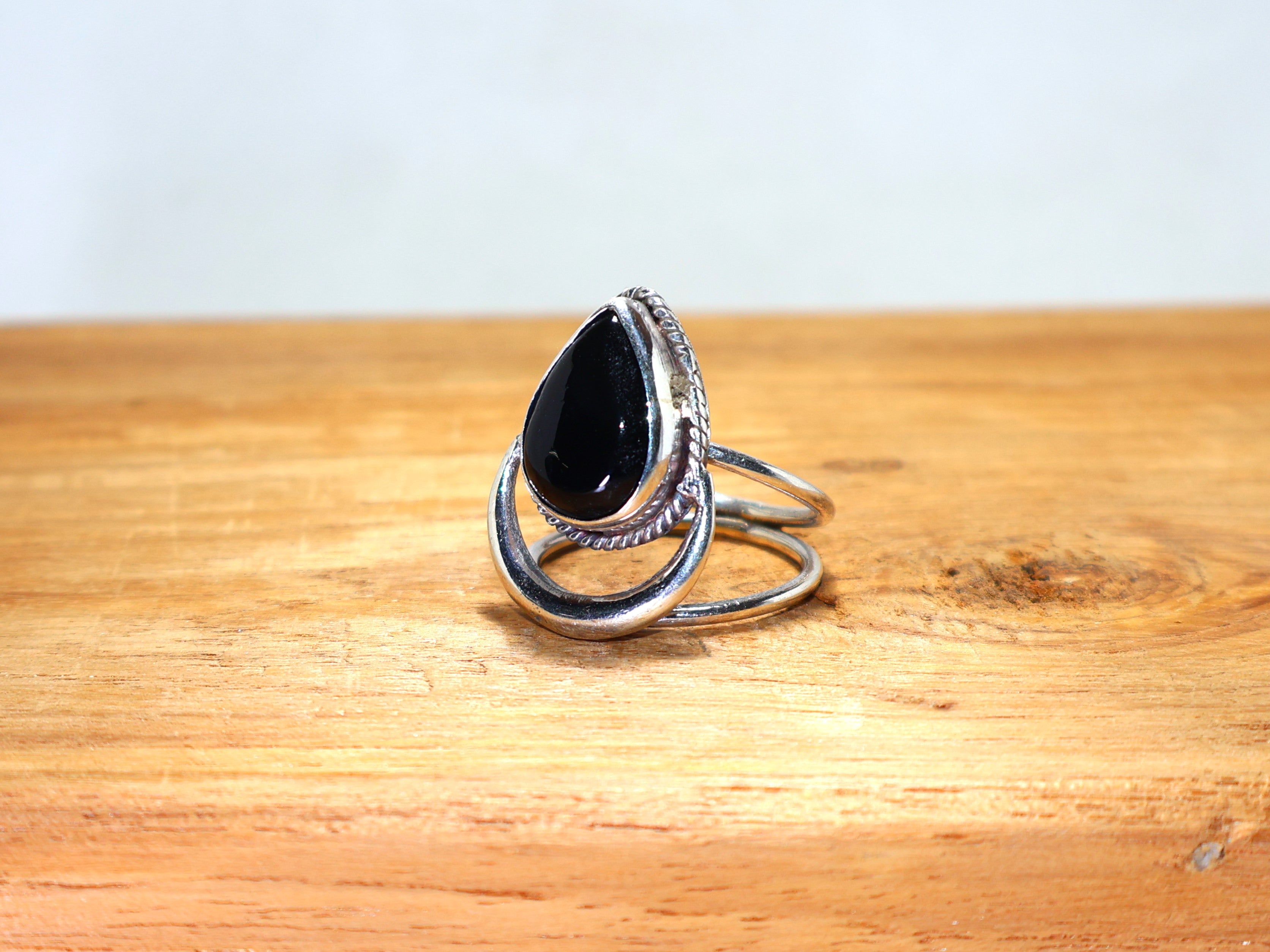 Schwarzer Onyx Silberring 925 Sterling Silber Tropfenförmiger Edelstein Designer Schwarzsteinring Handgefertigter oxidierter Ring Verlobungsring Geschenk für Ihn