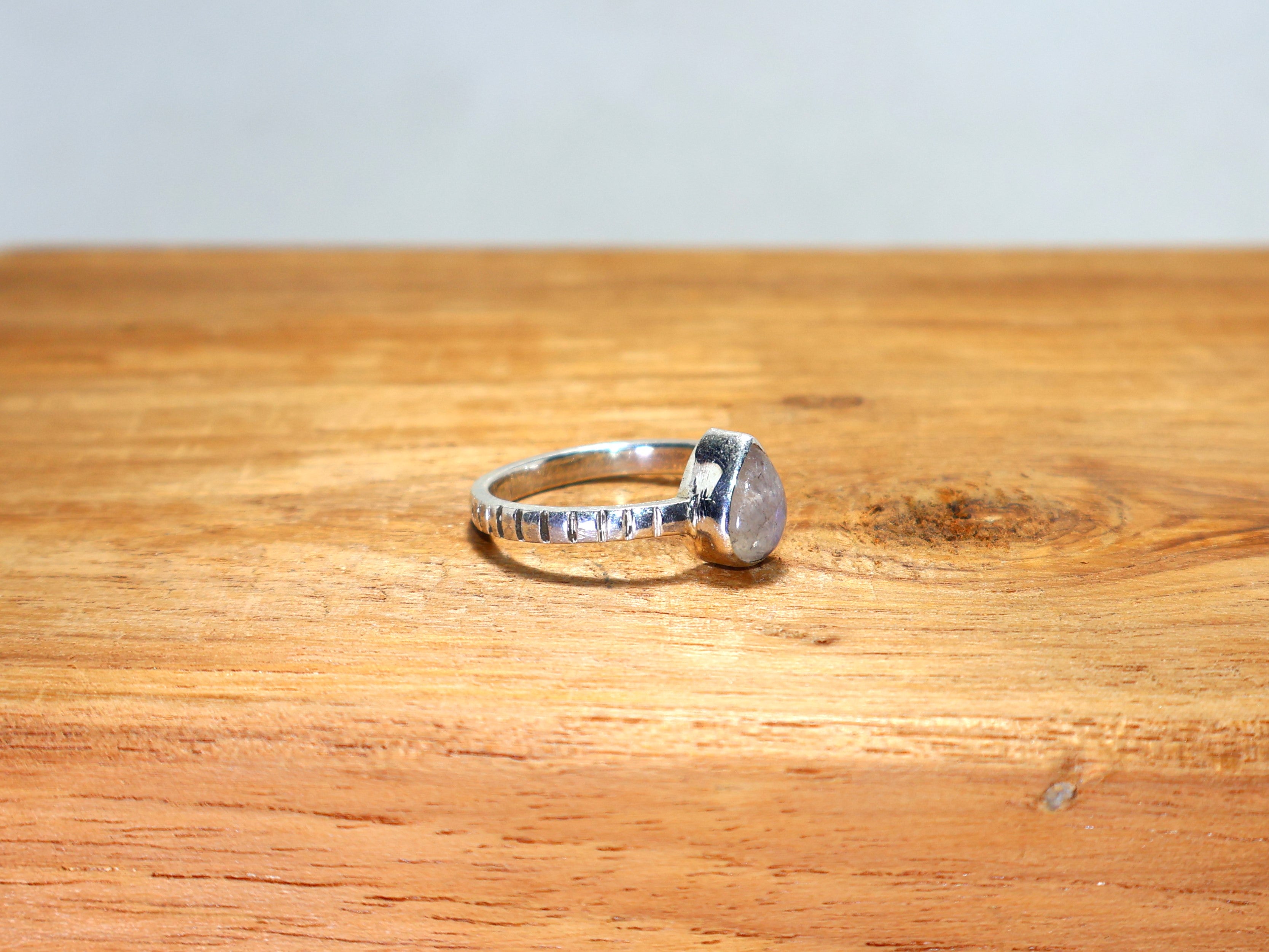 Blauwe Vuur Regenboog Maansteen Stapelring Druppelvormige Edelsteen Ring 925 Sterling Zilveren Ring Kleine Ring