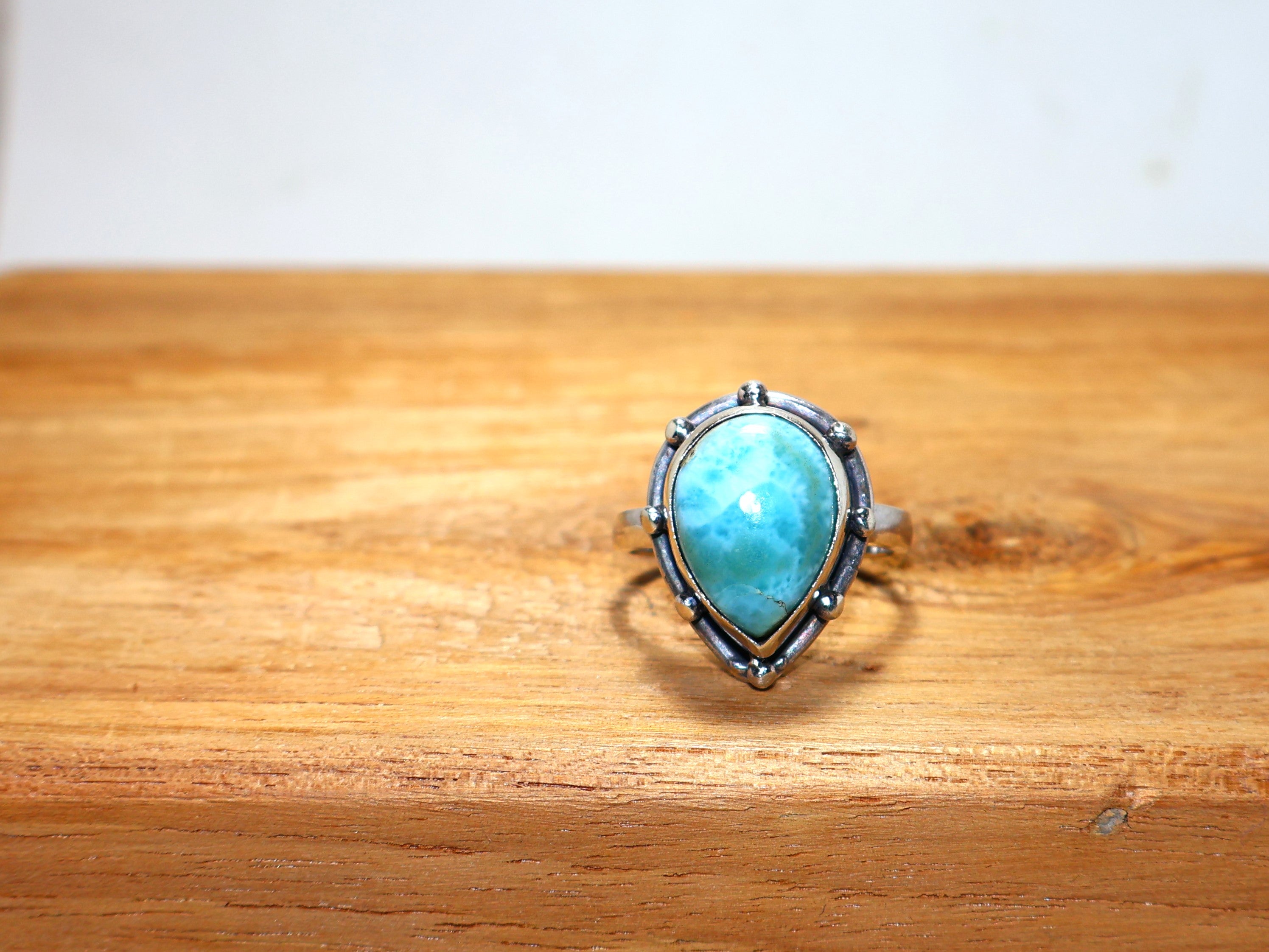 Natürlicher Larimar-Ring, birnenförmiger Edelsteinring, handgefertigter Ring, massiver 925er Sterling Silber Ring, blauer Steinring, Statement-Ring, Valentinstagsgeschenk