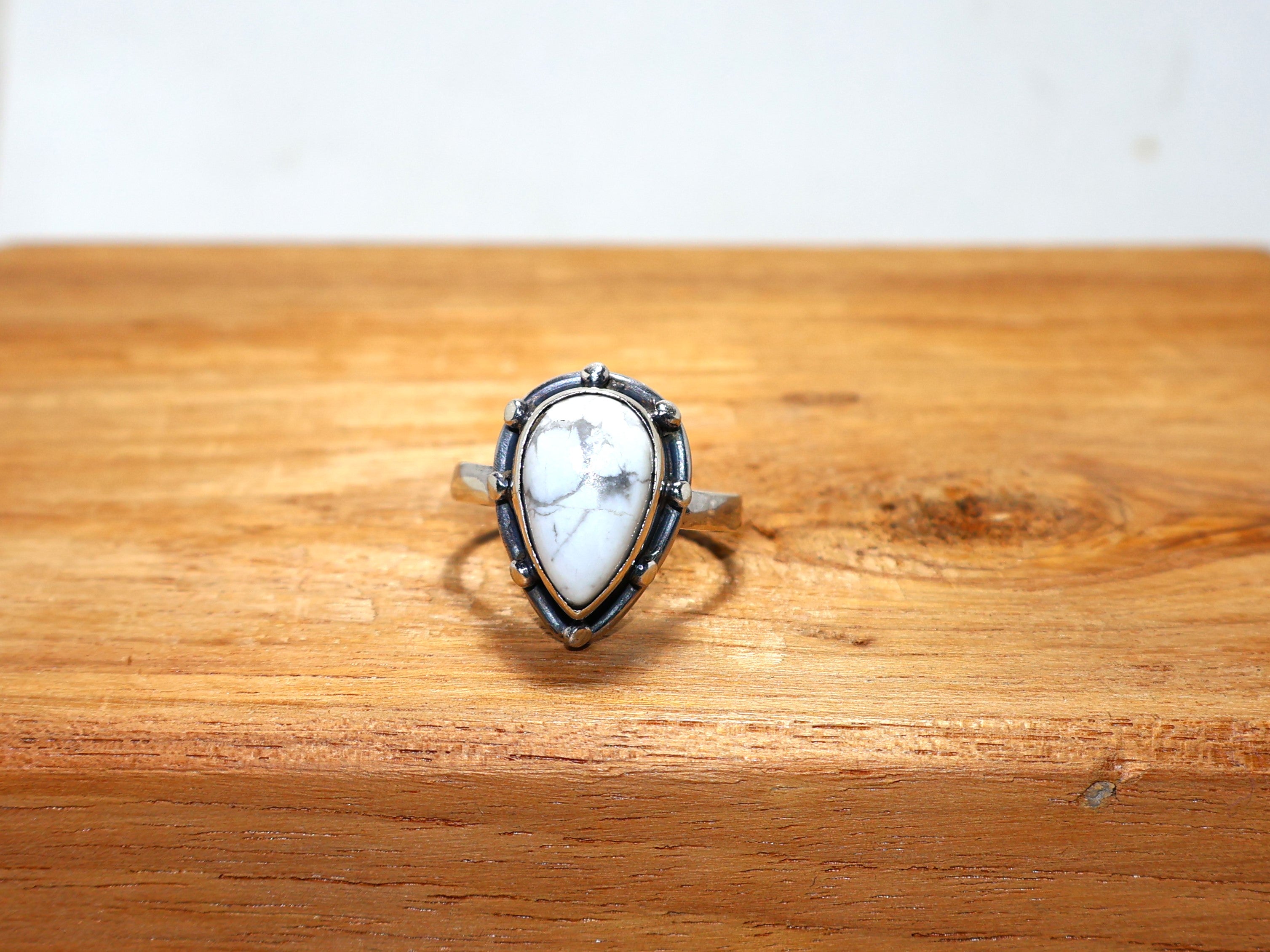 Weißer Howlith Ring 925 Sterling Silber Ring Handgemachtes Geschenk Für Freundin Frauen Ring Birnenförmiger Statement Ring