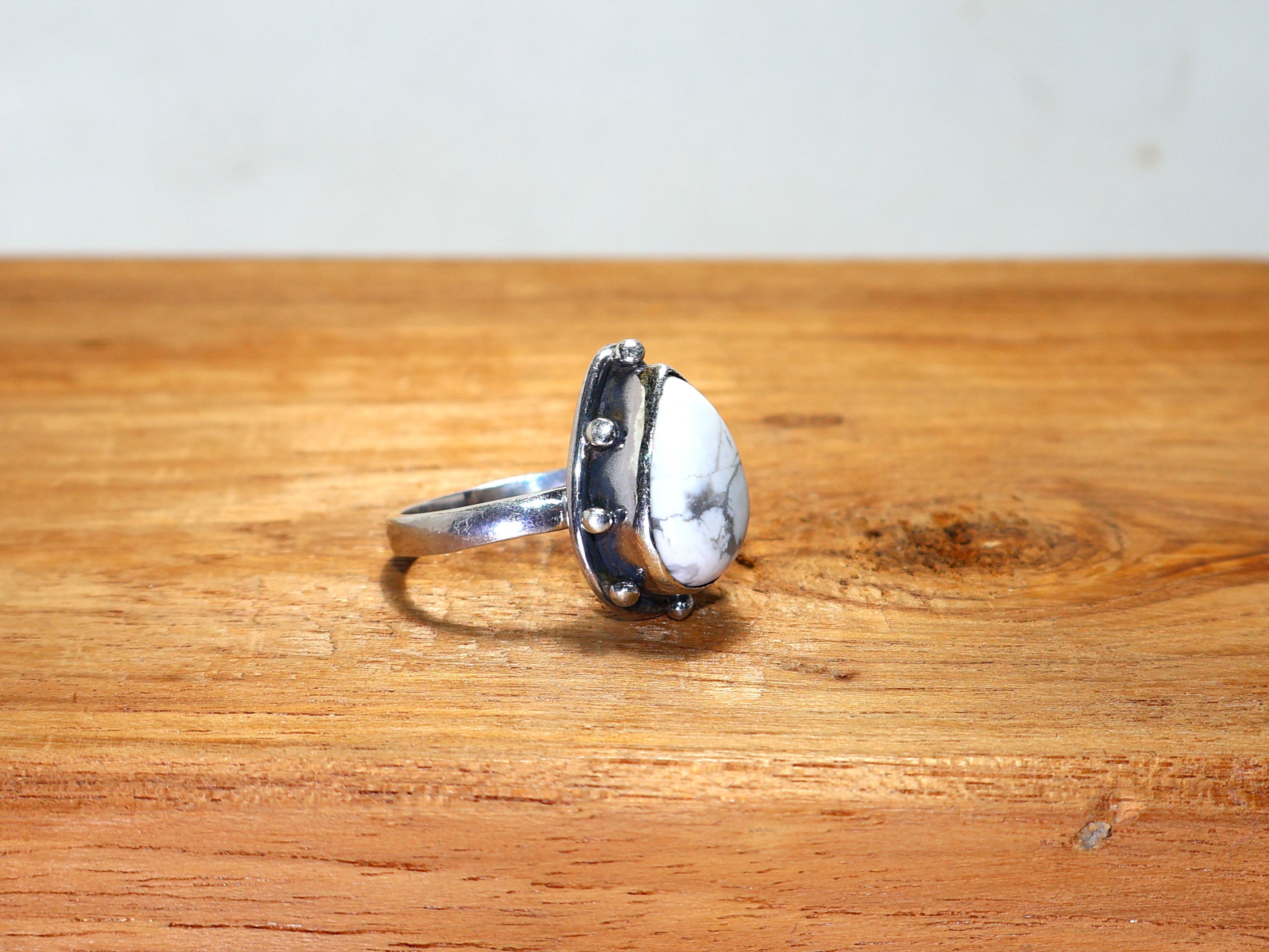 Weißer Howlith Ring 925 Sterling Silber Ring Handgemachtes Geschenk Für Freundin Frauen Ring Birnenförmiger Statement Ring