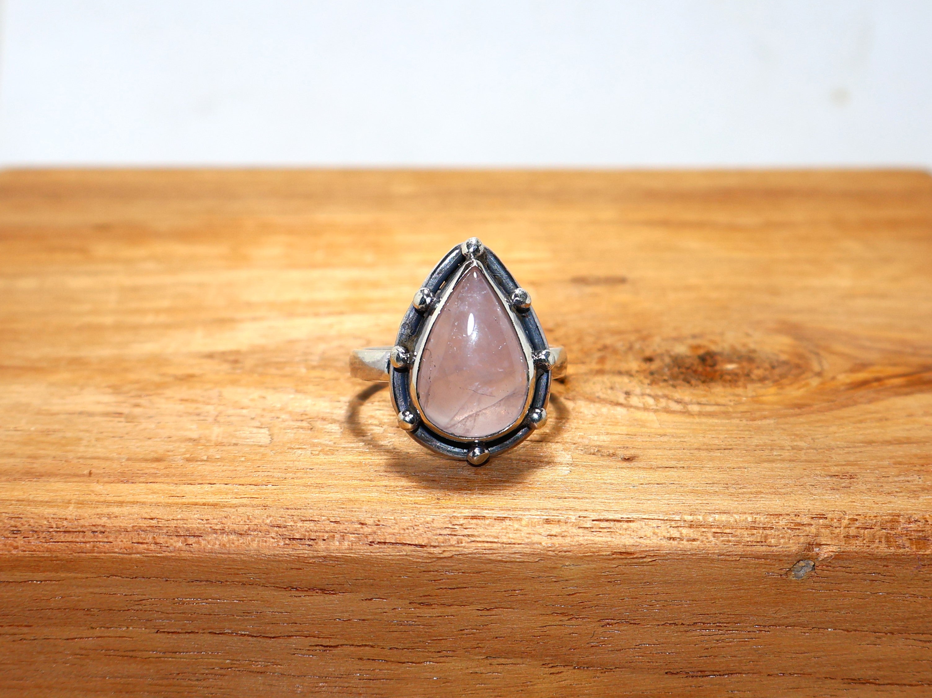 Natürlicher Rosenquarz-Ring 925 Sterling Silber Handgemachter Ring Tropfenförmiger Edelsteinring Alltagsring