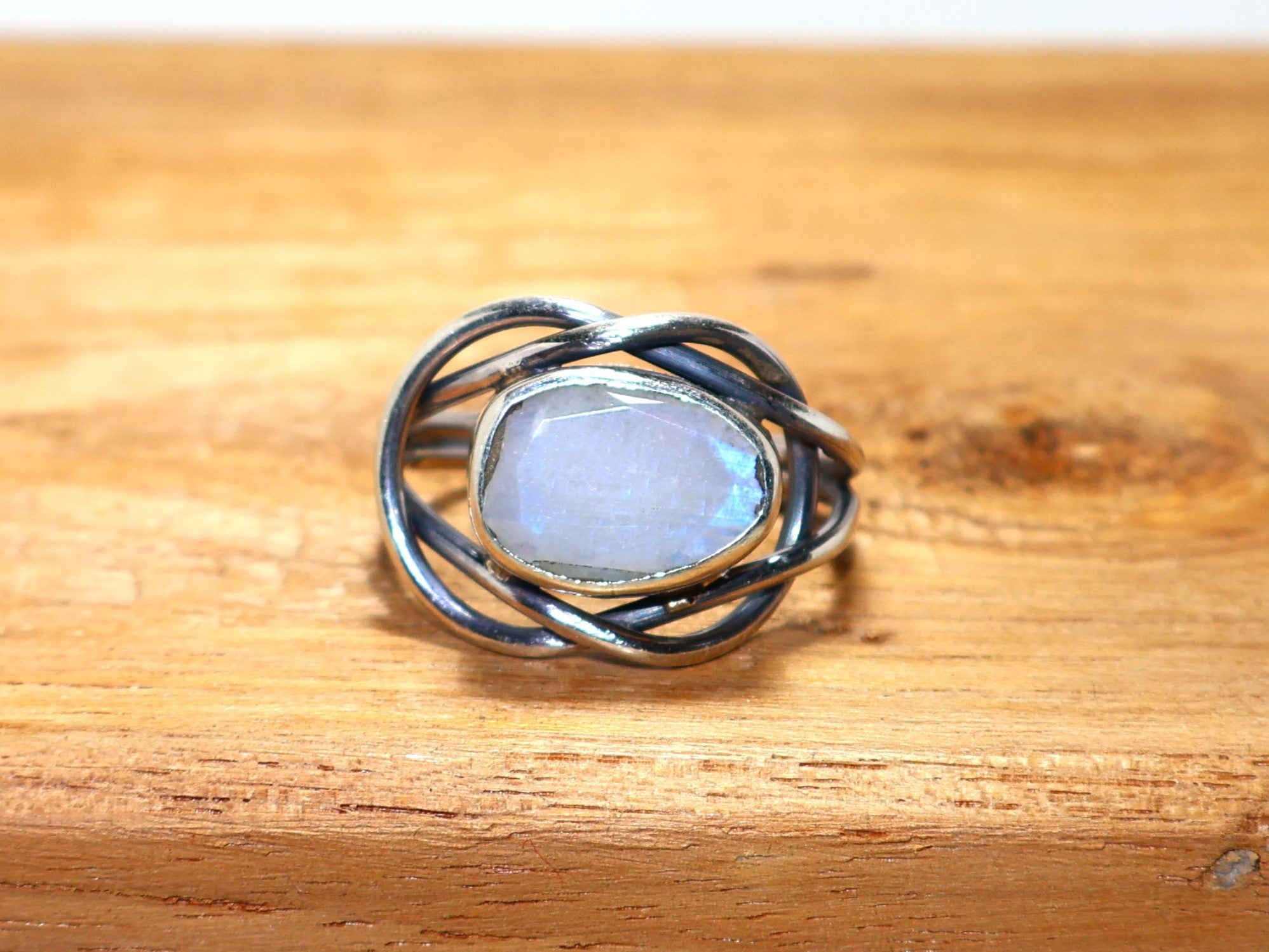 Natürlicher Regenbogen-Mondstein-Schliffstein-Ring 925 Sterling Silber Ring Handgemachter Ring Oval geformter Ring Statement Ring Juni Geburtsstein Ring Damen Ring