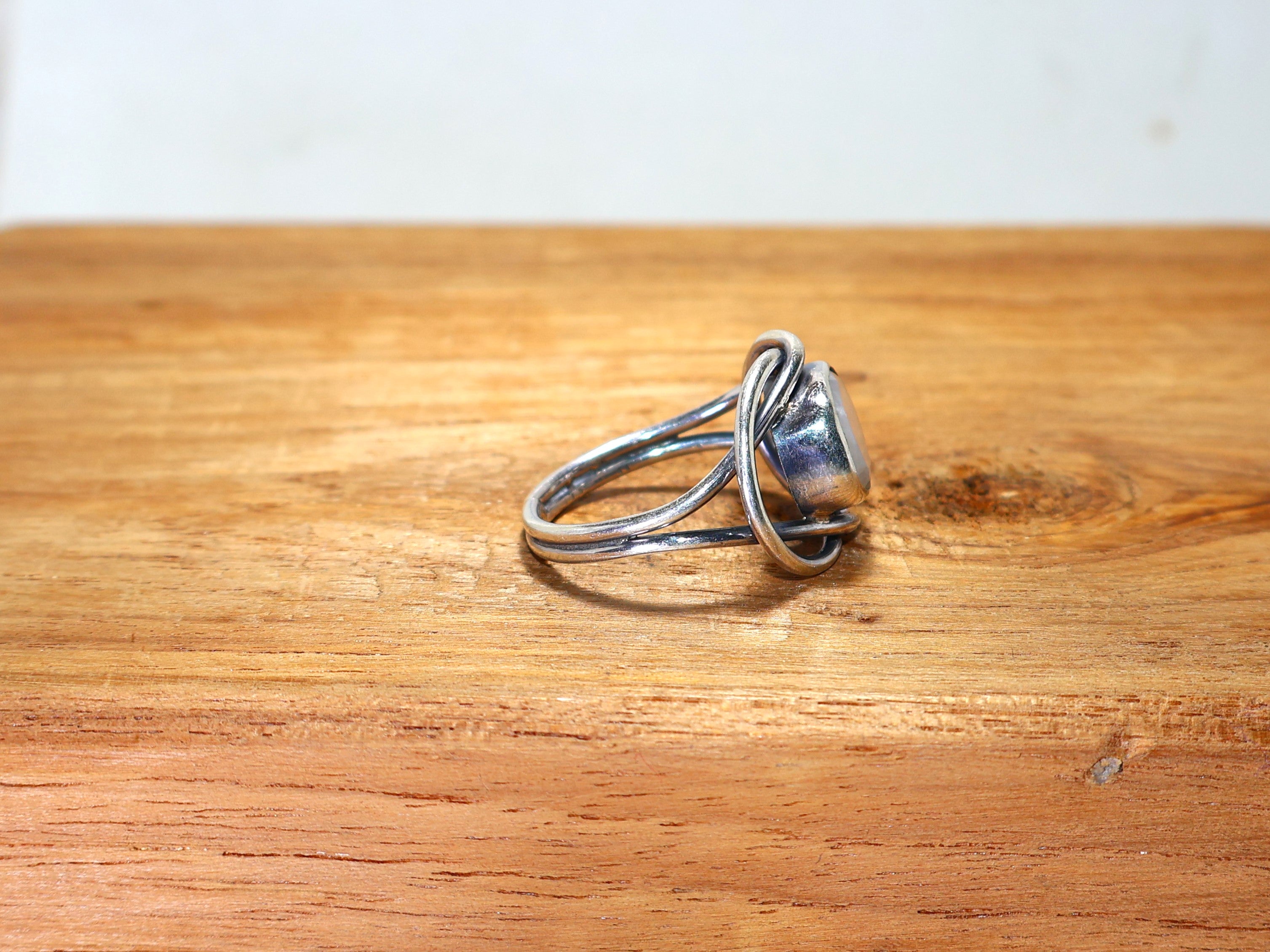 Natürlicher Regenbogen-Mondstein-Schliffstein-Ring 925 Sterling Silber Ring Handgemachter Ring Oval geformter Ring Statement Ring Juni Geburtsstein Ring Damen Ring