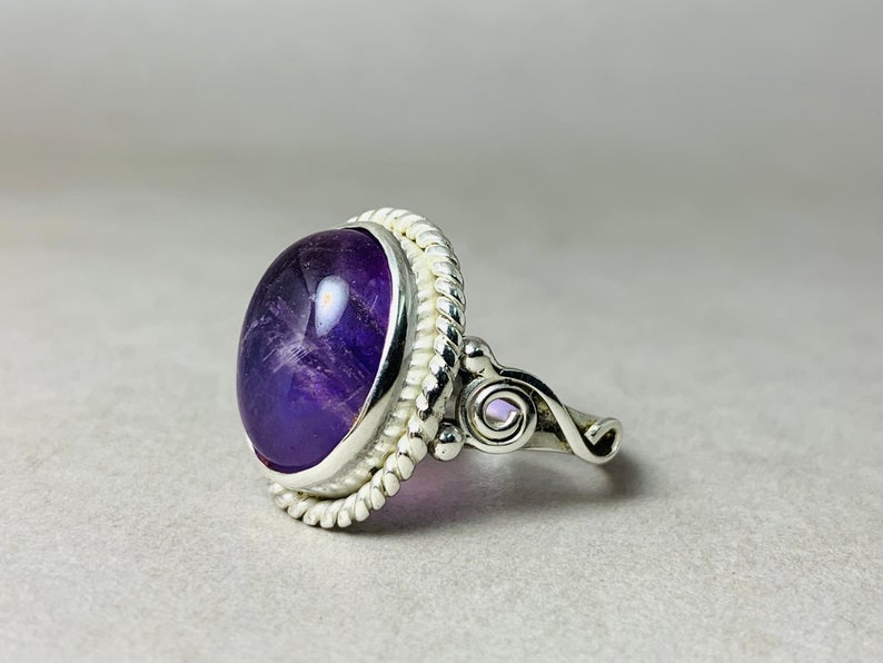 Violetter Amethystring 925er Sterlingsilber handgemachter Silberschmuck Geschenk für Sie Ovaler Edelsteinring
