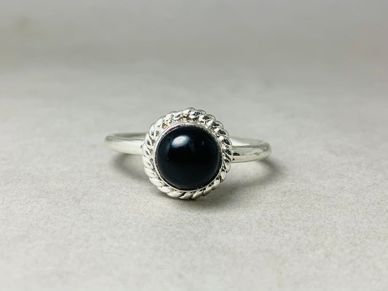 Natürlicher schwarzer Onyx-Ring, 925er Sterlingsilber, Edelsteinring, handgefertigter runder Onyx-Cabochon-Ring, zierlicher Ring