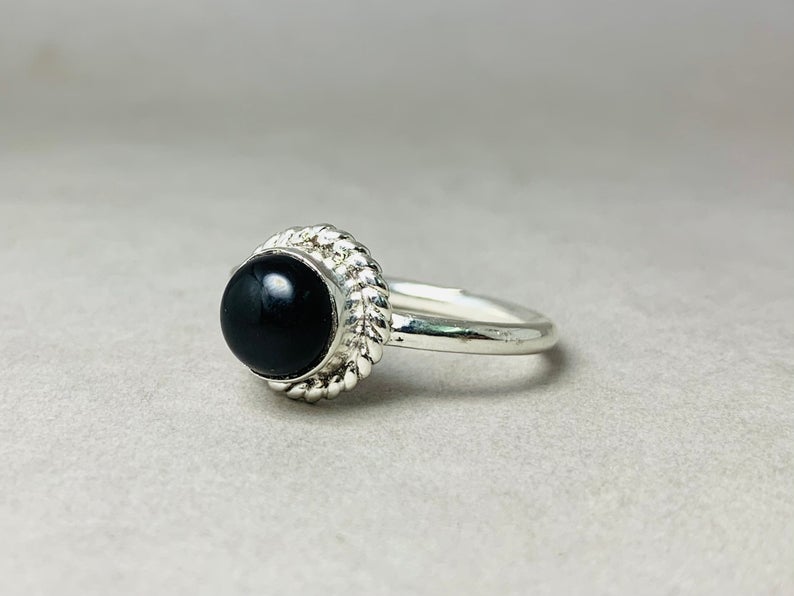 Natürlicher schwarzer Onyx-Ring, 925er Sterlingsilber, Edelsteinring, handgefertigter runder Onyx-Cabochon-Ring, zierlicher Ring