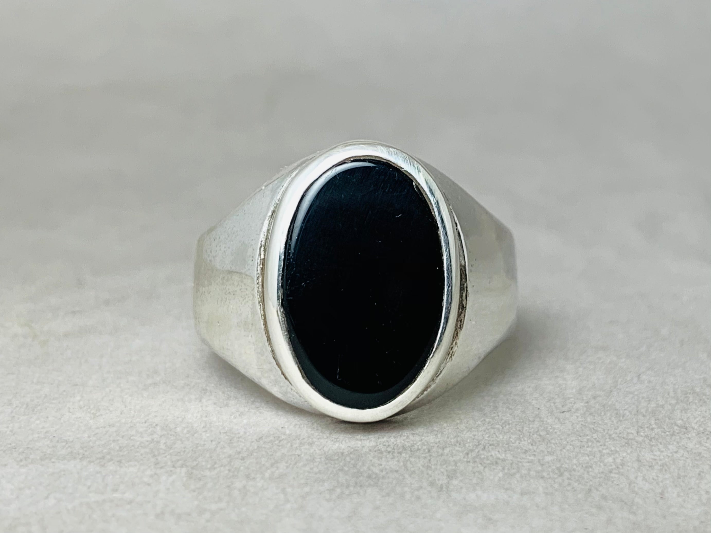 Natürlicher schwarzer Onyx Ring 925 Sterling Silber Silberner Bandring Handgemachter Edelsteinring Geschenk für Sie