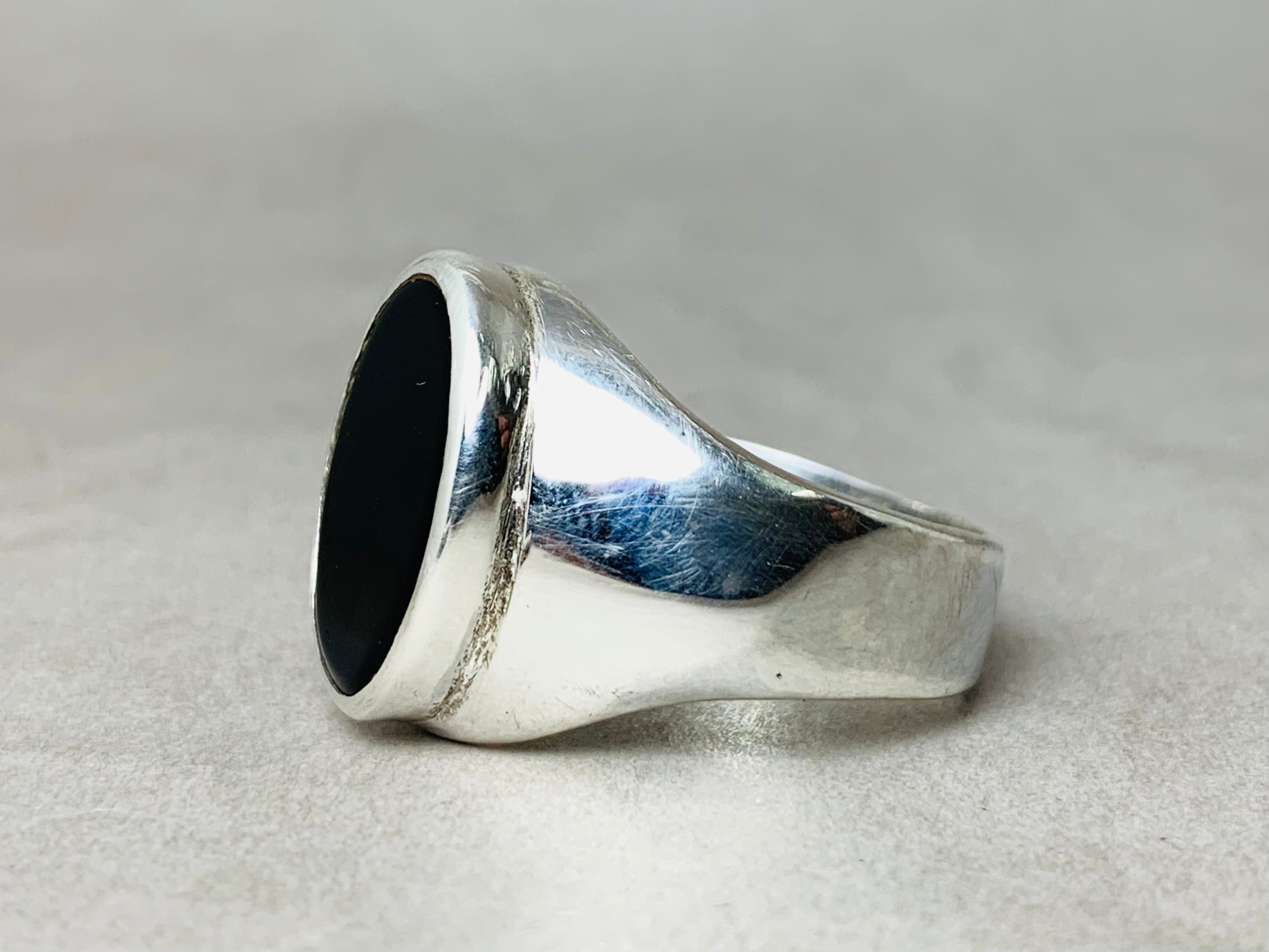 Natürlicher schwarzer Onyx Ring 925 Sterling Silber Silberner Bandring Handgemachter Edelsteinring Geschenk für Sie