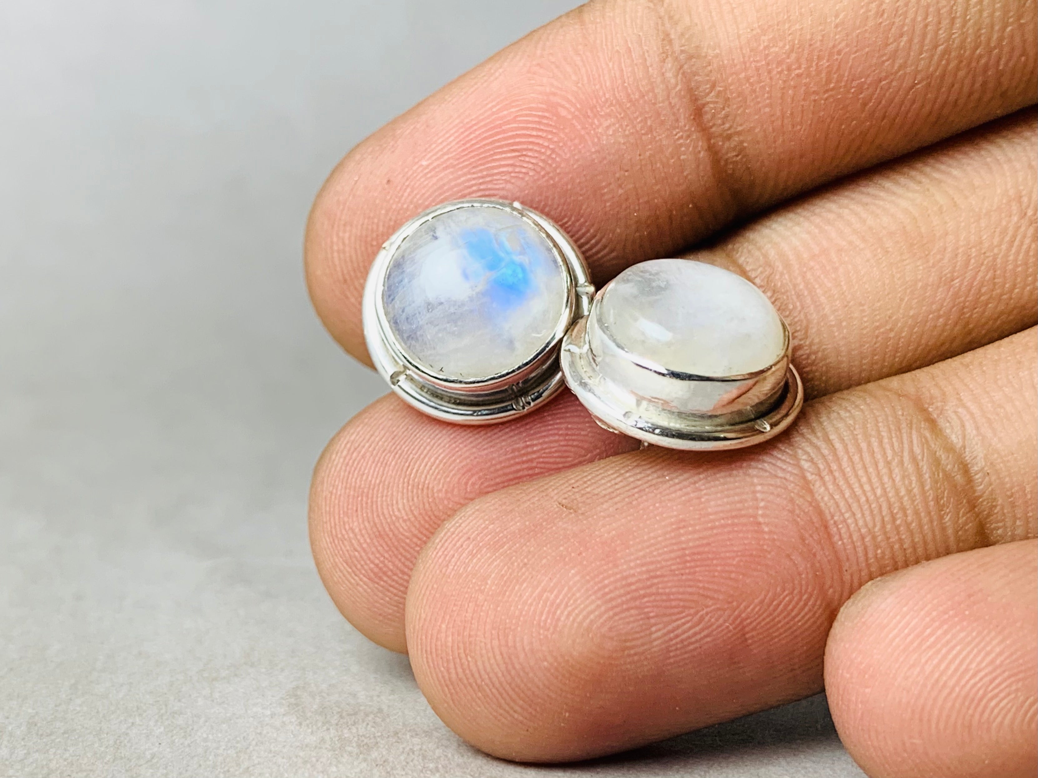 Regenbogen-Mondstein-Ohrstecker 925 Sterling Silber Ohrstecker Runde Mondstein-Ohrringe Damen-Ohrringe Statement-Ohrringe