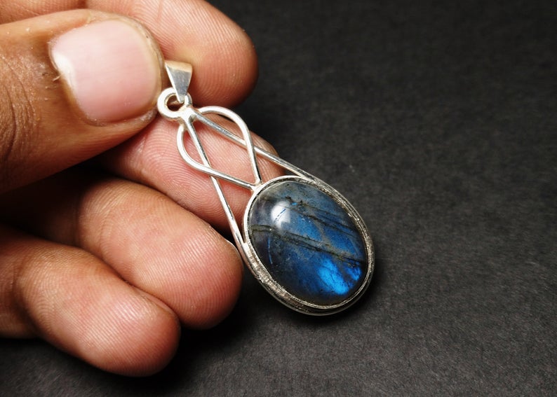 Labradorit-Anhänger, Sterling Silber Anhänger, Edelstein-Anhänger, Blauer Flash Labradorit, handgefertigter Anhänger, einzigartiger Anhänger, Geburtsstein-Anhänger