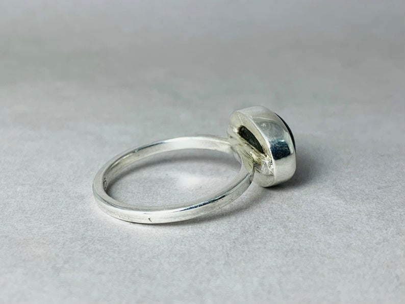 Blauer Labradorit Ring 925 Silberring Handgemachter Ovaler Edelsteinring Geburtssteinring Schlichter Ring Geschenk Für Sie