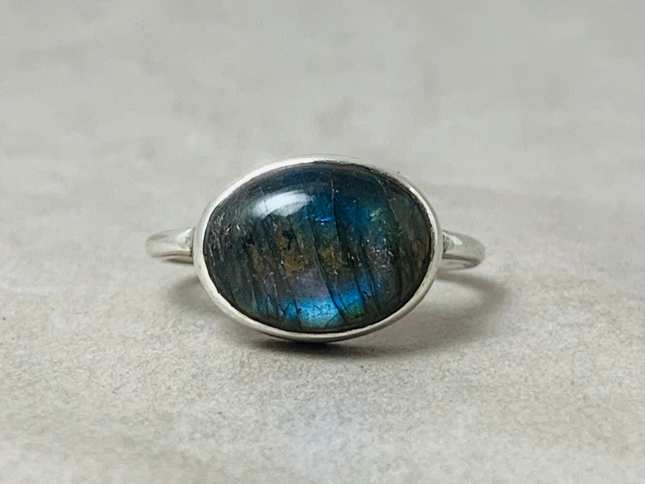 Labradorit Silberring 925 Sterling Silber Ring Ovaler Edelsteinring Stapelring Alltagsring