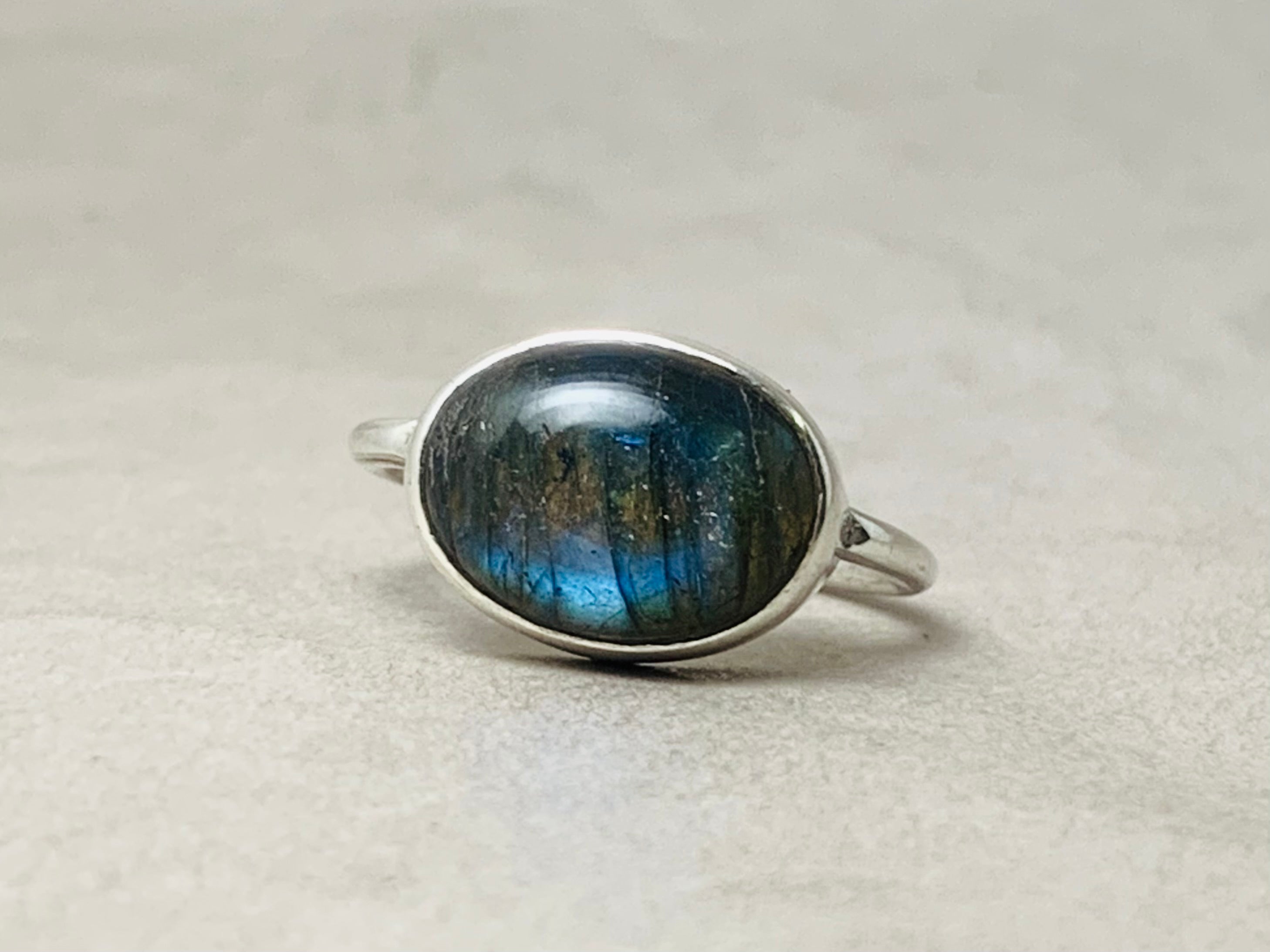 Labradorit Silberring 925 Sterling Silber Ring Ovaler Edelsteinring Stapelring Alltagsring