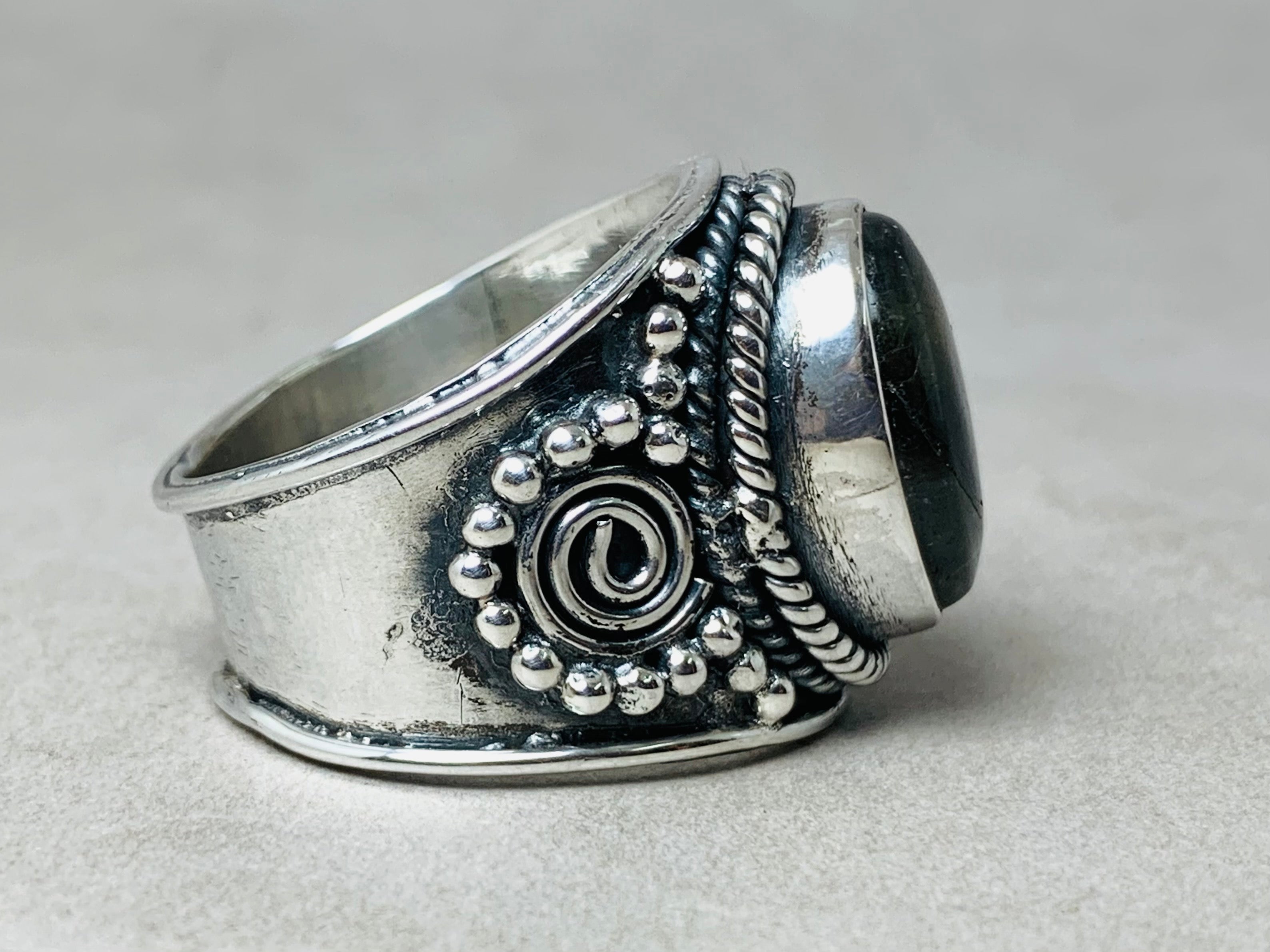 Labradorite Gemstone Ring 925 Sterling Silver Ring Statement Rings Gift for Her Boho Handmade Ring