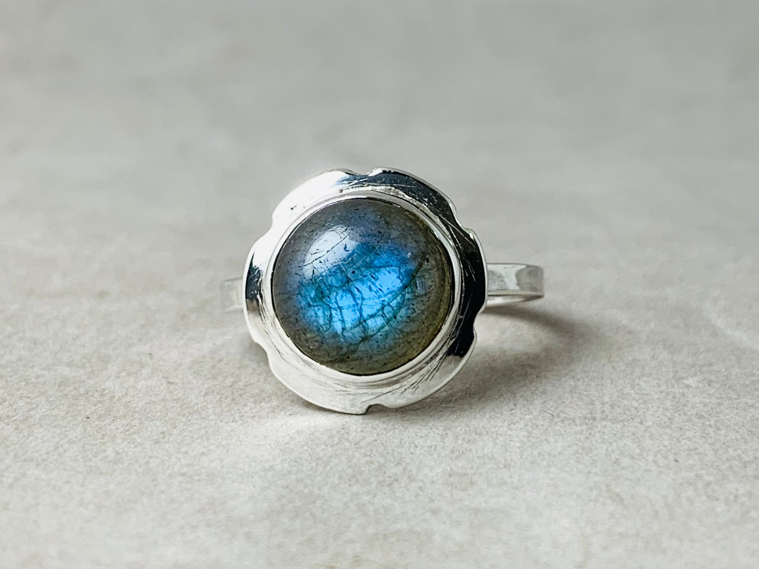 Natürlicher Labradorit Ring 925er Silber Ring Handgefertigter runder Labradorit Edelstein Stapelring Ring für Frauen Boho Ring