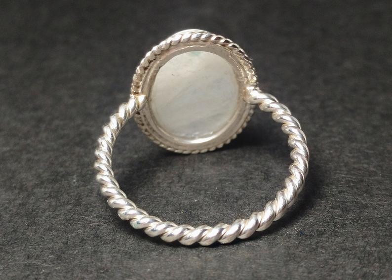 Handgefertigter ovaler Mondsteinring 925 Sterling Silber Juni Geburtsstein Damenring Ovale Form Stein Weißer Stein Schmuck