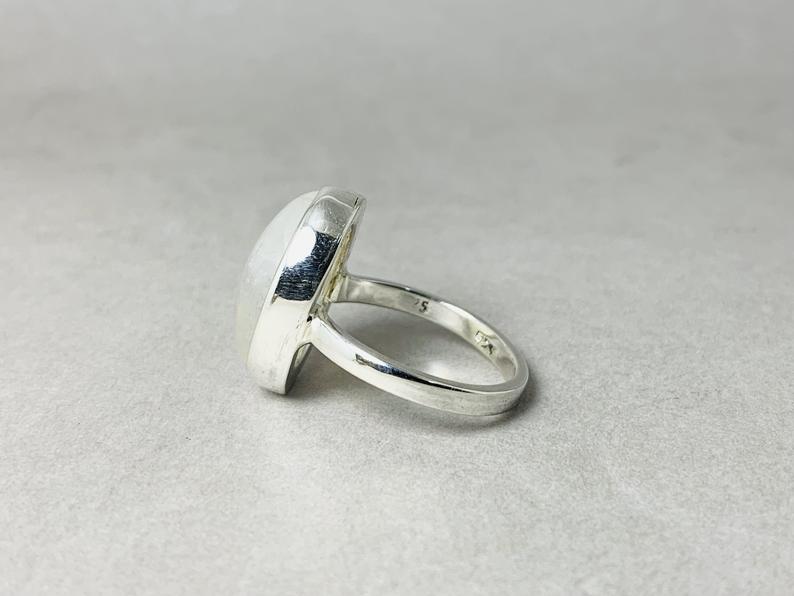 925 Sterling Silber Handgefertigter Ovaler Mondsteinring Juni Geburtsstein Damenring Ovaler Stein Weißer Steinring