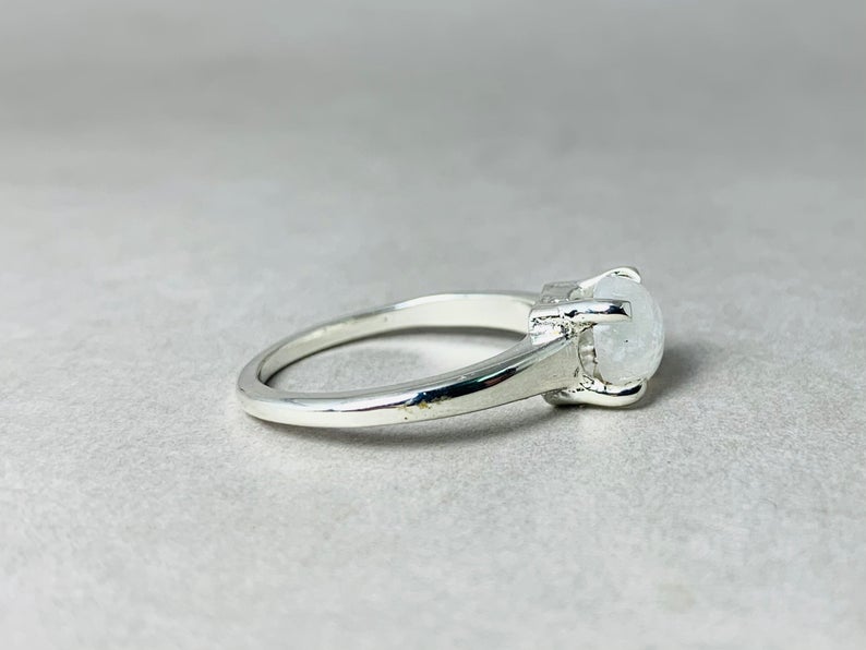 Handgemachter runder Mondsteinring 925 massiver Sterlingsilberring Geburtssteinring Silberschmuck Edelsteinring Charm Ring
