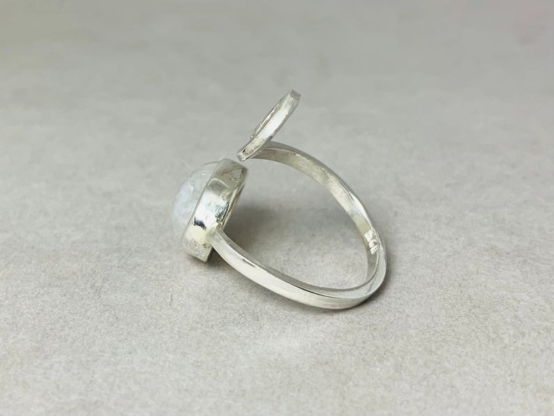 Regenbogen Mondstein Spiralring 925 Silber Ring Handgemachter Ring Geburtsstein Ring Damenring Geschenk für Sie Silberschmuck Boho Ring