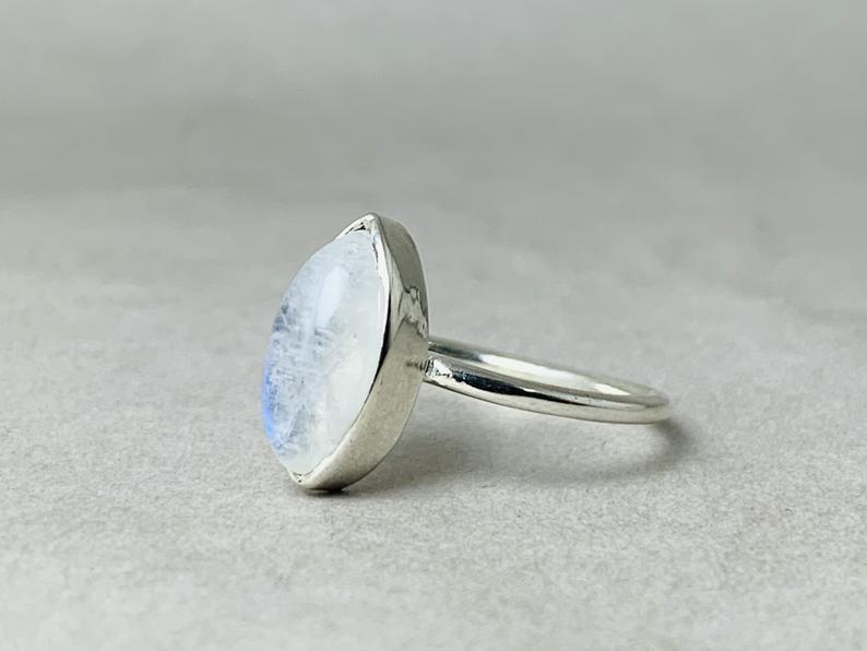 Natürlicher blauer Feuer-Mondsteinring Handgemachter böhmischer Ring Marquise-Form Mondstein Alltagsring Geschenk für sie 925 Sterling Silber