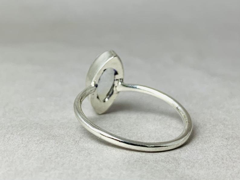 Natürlicher blauer Feuer-Mondsteinring Handgemachter böhmischer Ring Marquise-Form Mondstein Alltagsring Geschenk für sie 925 Sterling Silber