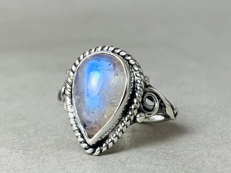 Natürlicher Mondsteinring 925 Sterling Silber Blauer Feuerbirnen-Mondstein Juni Geburtssteinring Versprechensring