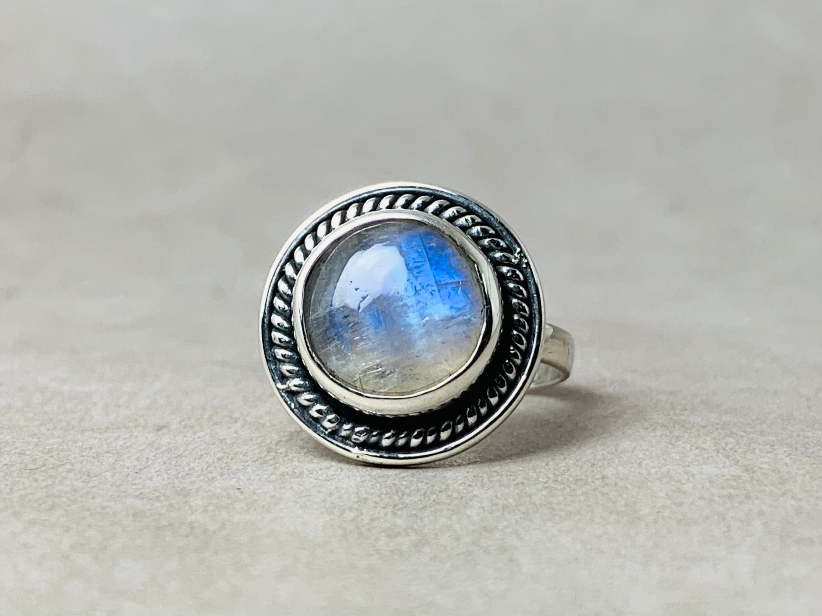 Natur runder Mondsteinring 925 Silberring Edelsteinring Damenring Handgefertigter Ring Sterling Silberring Geschenk für Sie