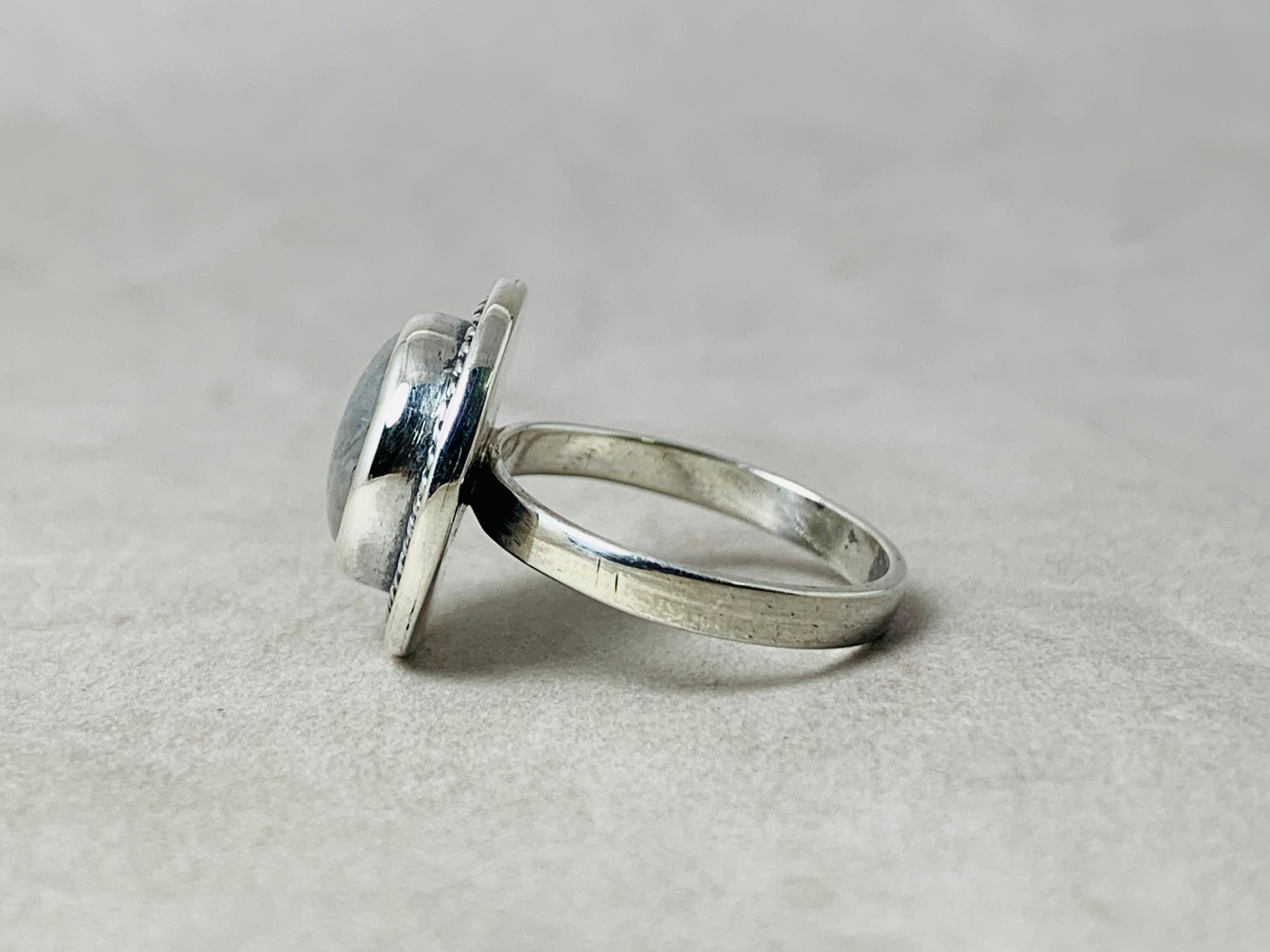 Natur runder Mondsteinring 925 Silberring Edelsteinring Damenring Handgefertigter Ring Sterling Silberring Geschenk für Sie