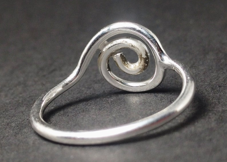 Silberspiralring, Ring aus 925er Sterlingsilber, schmaler stapelbarer Ring, handgefertigter Wirbelring, Alltagsring, Geschenk für Sie