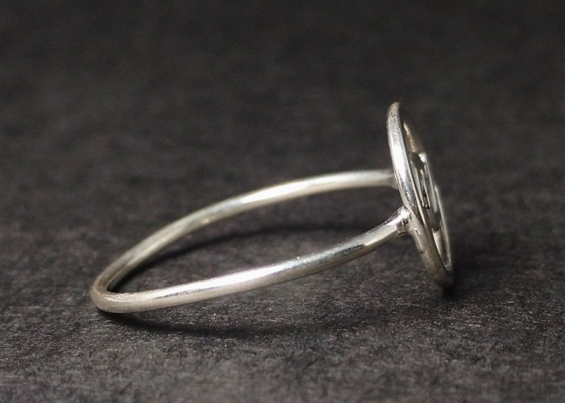 Zierlicher Wellenring 925 Sterling Silber Handgemachter Stapelring Silberner Wellenring Feiner Silberring Runder Kreisring