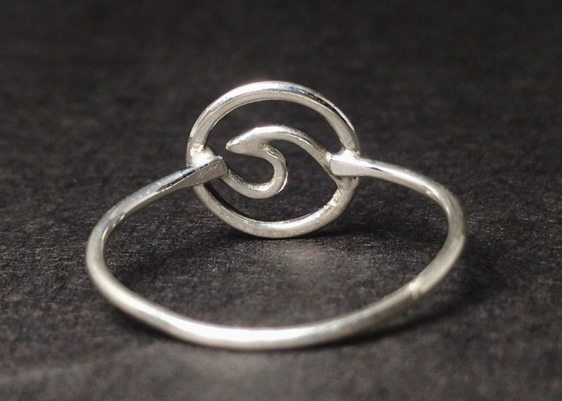Zierlicher Wellenring 925 Sterling Silber Handgemachter Stapelring Silberner Wellenring Feiner Silberring Runder Kreisring