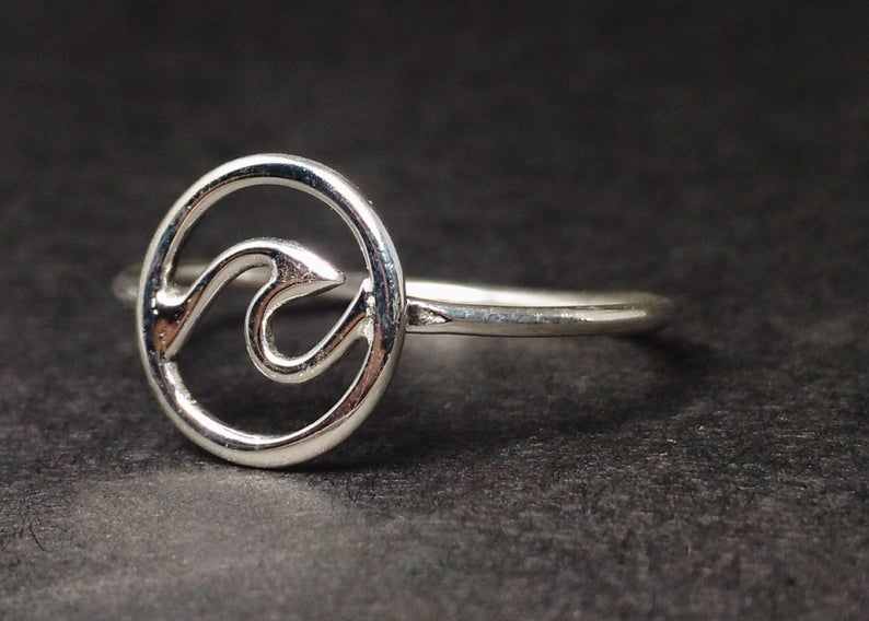 Zierlicher Wellenring 925 Sterling Silber Handgemachter Stapelring Silberner Wellenring Feiner Silberring Runder Kreisring