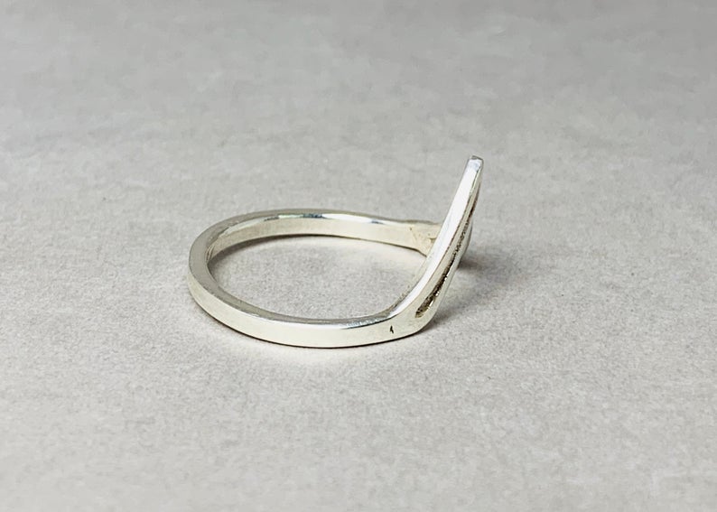 Chevron Ring 925 Sterling Silber Handgemachter zierlicher Ring Filigraner Ring Geschenkring Doppel-V-Form Ring Damenring