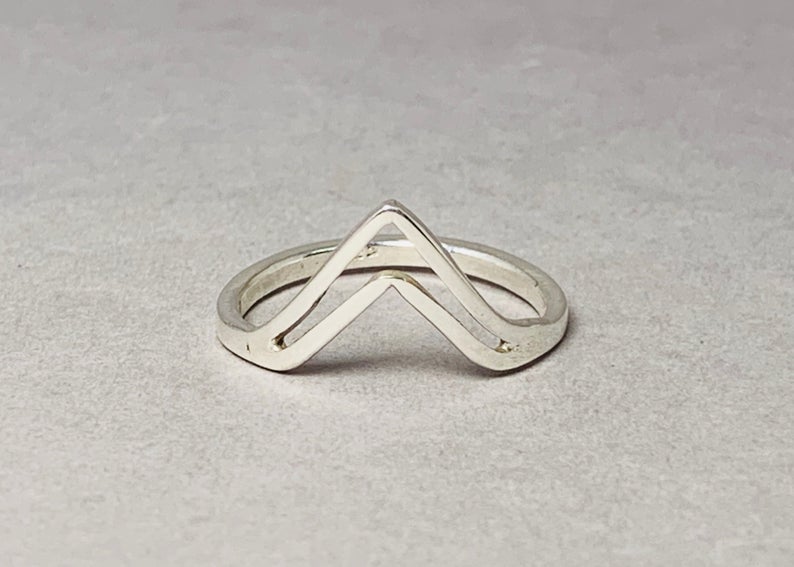 Chevron Ring 925 Sterling Silber Handgemachter zierlicher Ring Filigraner Ring Geschenkring Doppel-V-Form Ring Damenring