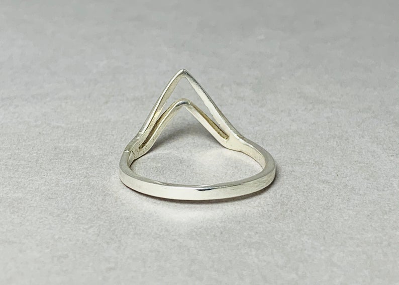 Chevron Ring 925 Sterling Silber Handgemachter zierlicher Ring Filigraner Ring Geschenkring Doppel-V-Form Ring Damenring