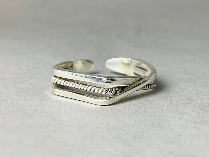 Silberner Bandring 925 Sterling Silber Gedrehter Band Handgemachter Silberner Damenring Einzigartiger Ring Geschenkring