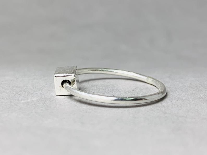 Silberner Würfelring 925 Sterling Silber Stapelring Fidget Silberring Alltagsring Zarter Ring Filigraner Ring
