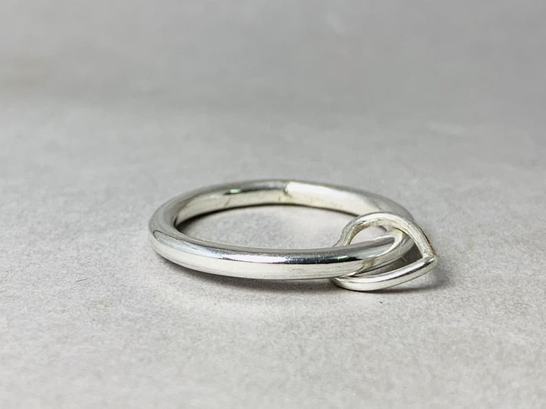 Herz Band Ring 925er Silberring Handgemachter zierlicher Herzring Minimalistischer trendiger Herzring Stapelring