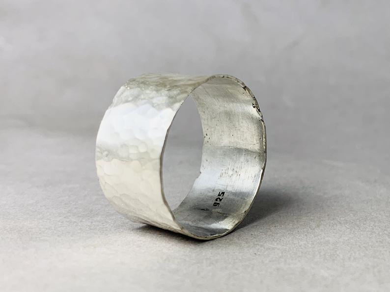 Gehämmerter Bandring 925er Silberring Breiter gehämmerter Sterlingsilberring Unisex-Ring Statement-Ring