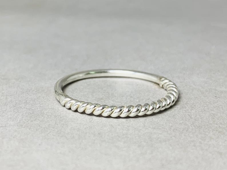 Halber Twist Ring 925 Sterling Silber Einzigartiger handgemachter Ring Boho Stacking Ring Bandring Halbrunder Ring Geschenkring