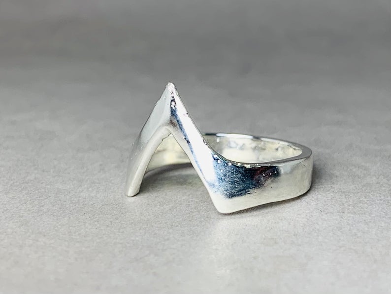 Chevron Ring 925 Sterling Silber V-förmiger Ring Moderner Schmuck Trendiger Ring Silberner Bandring Damenring Geschenkring