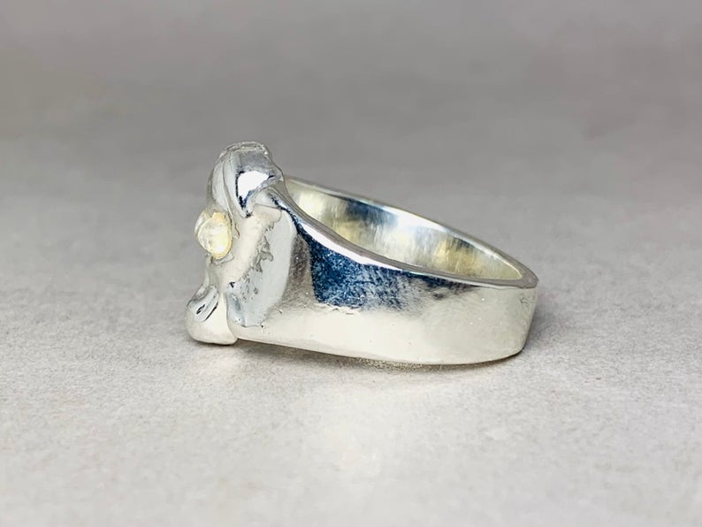 Echter Regenbogen-Mondstein 925 Sterling Silber Ring Totenkopf Mondstein Ring Einzigartiger Ring Statement Ring Geburtsstein Ring